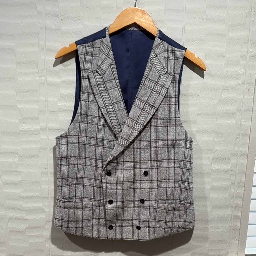 Suitsupply Gray and Brown Windowpane Vest with Peaked Lapels